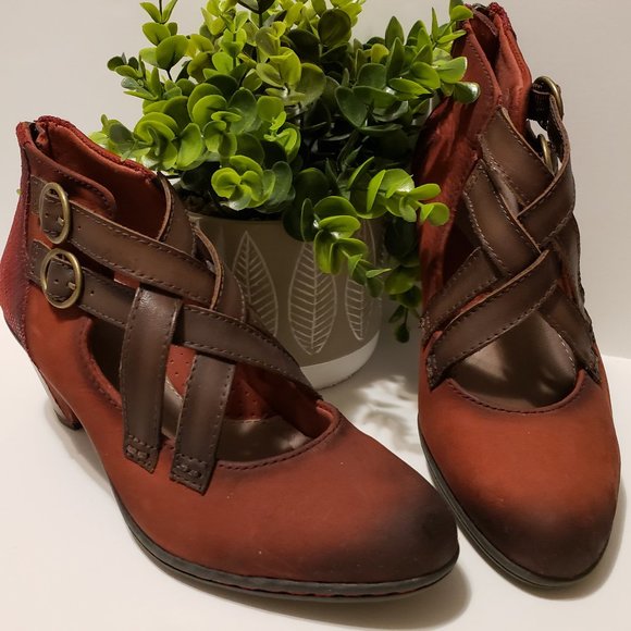 Earth "Amber" Heeled Leather Booties in Brick - Picture 1 of 9